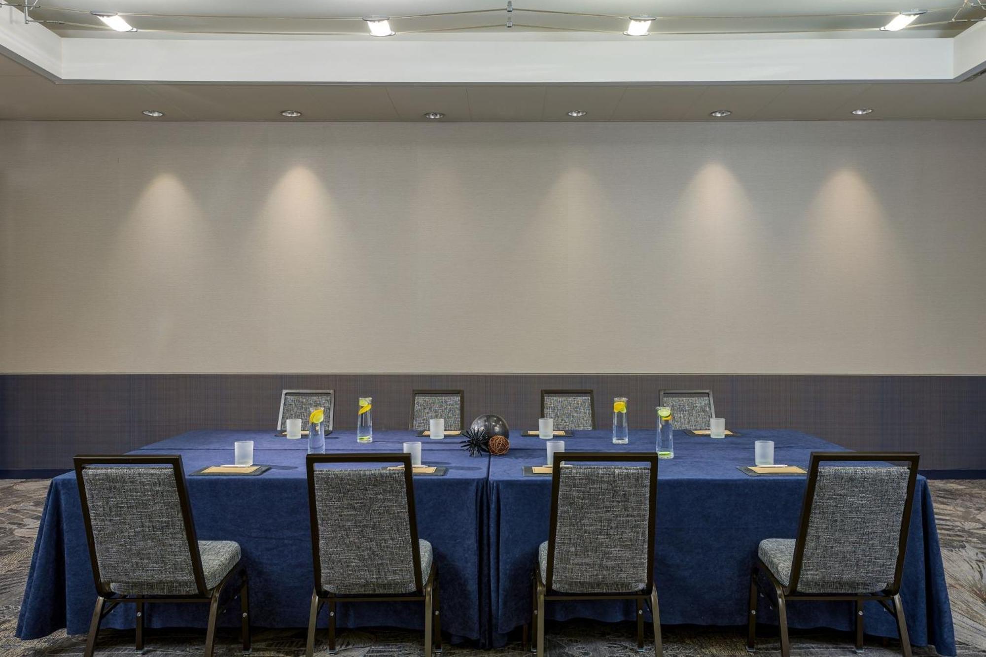 Renaissance Schaumburg Convention Center Hotel Екстер'єр фото