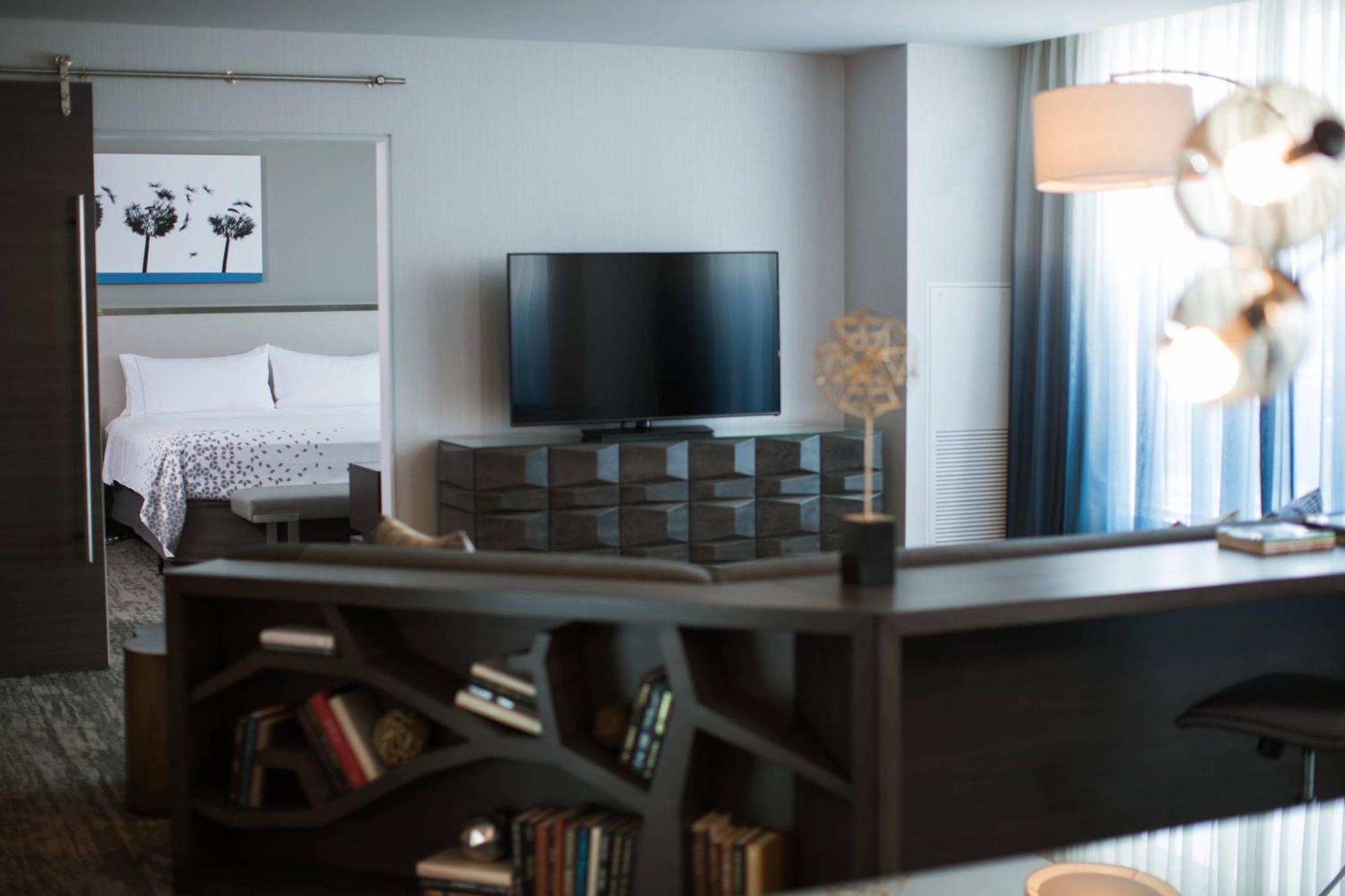 Renaissance Schaumburg Convention Center Hotel Екстер'єр фото